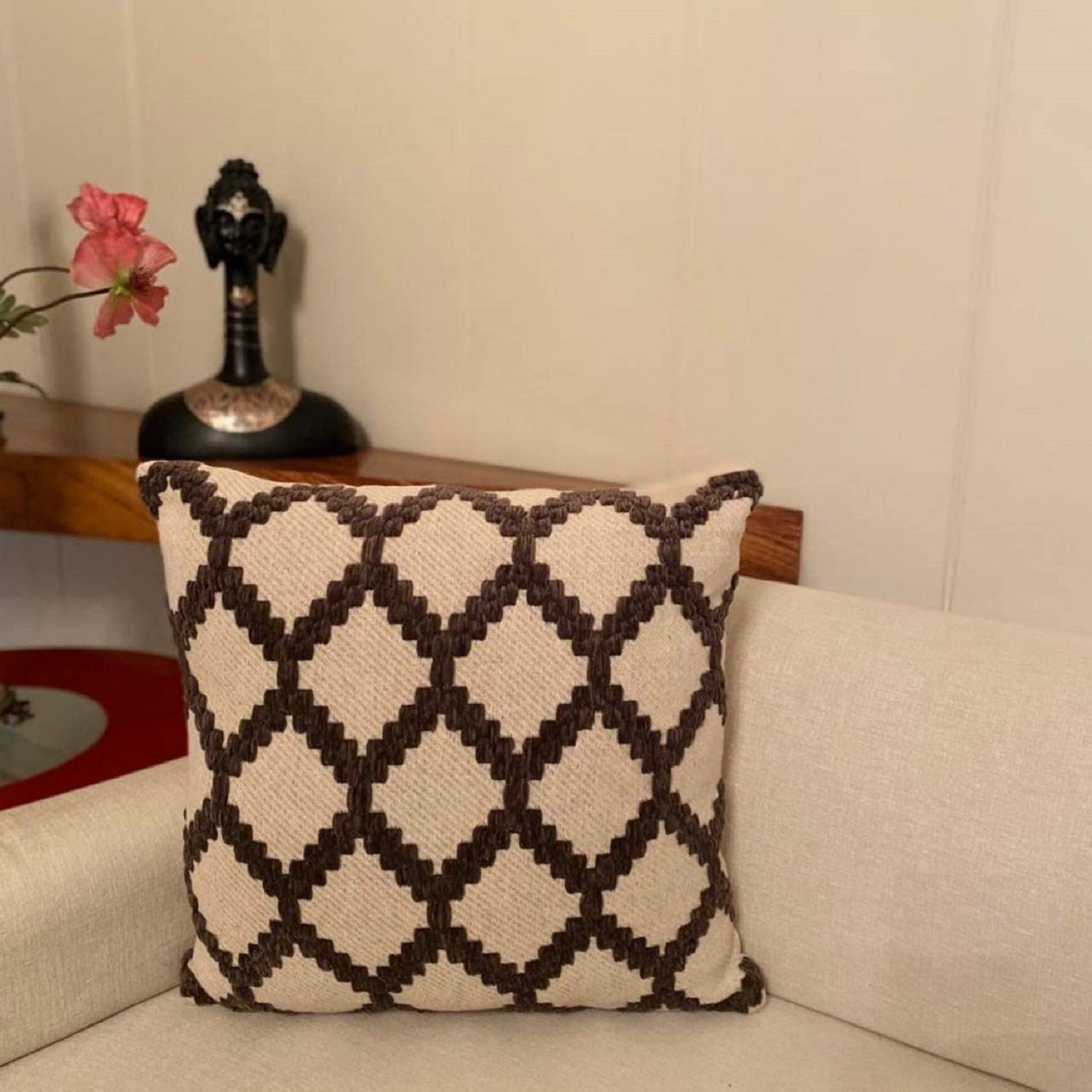 Diamond Pattern Cushion Cover (20x20 inch) I White & Black