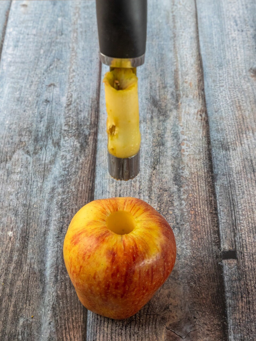 Mono Apple Corer - pengessentials