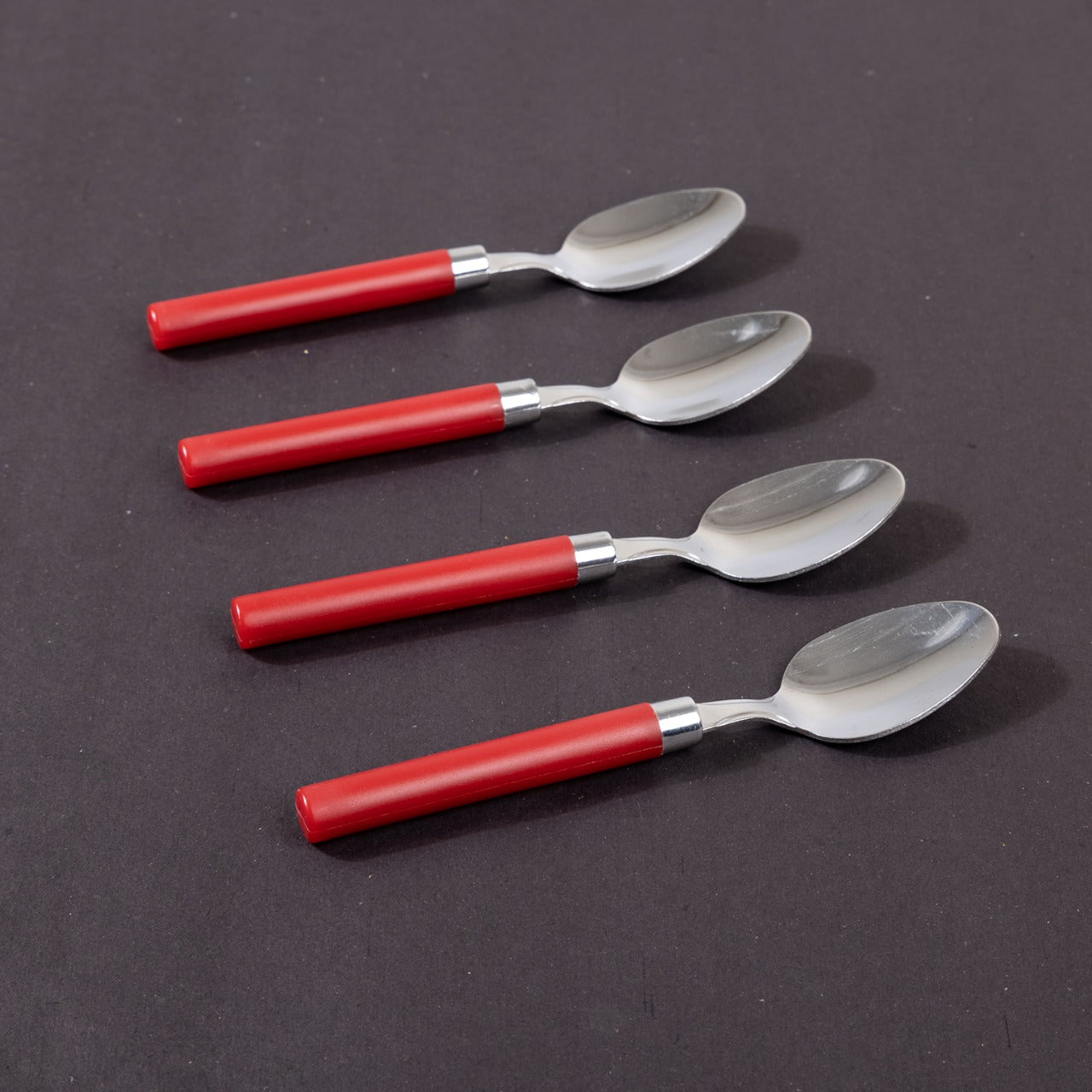 Elkie 16-Piece Round Cutlery Set I Red